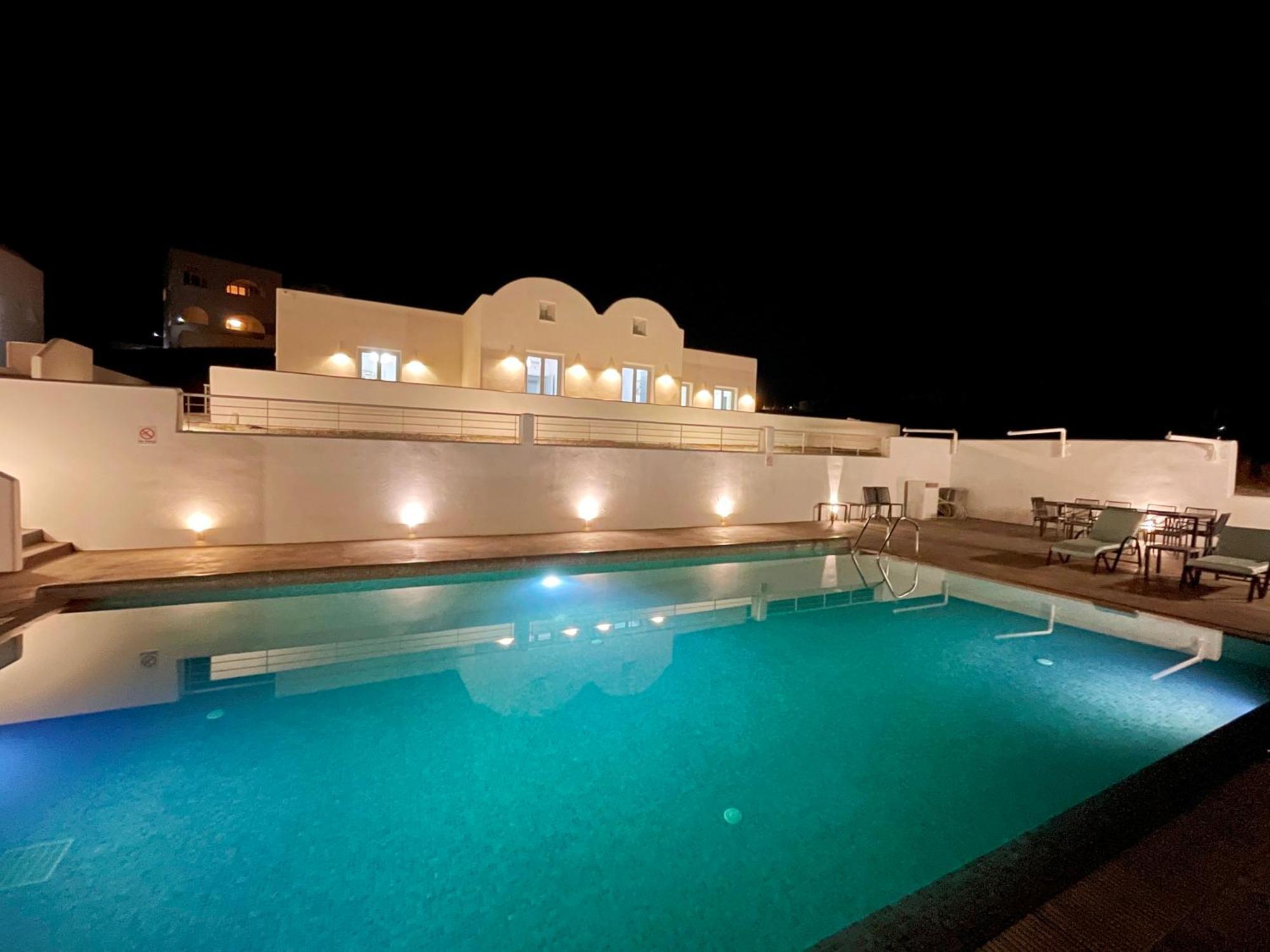 Sea Monolithos (Santorini)